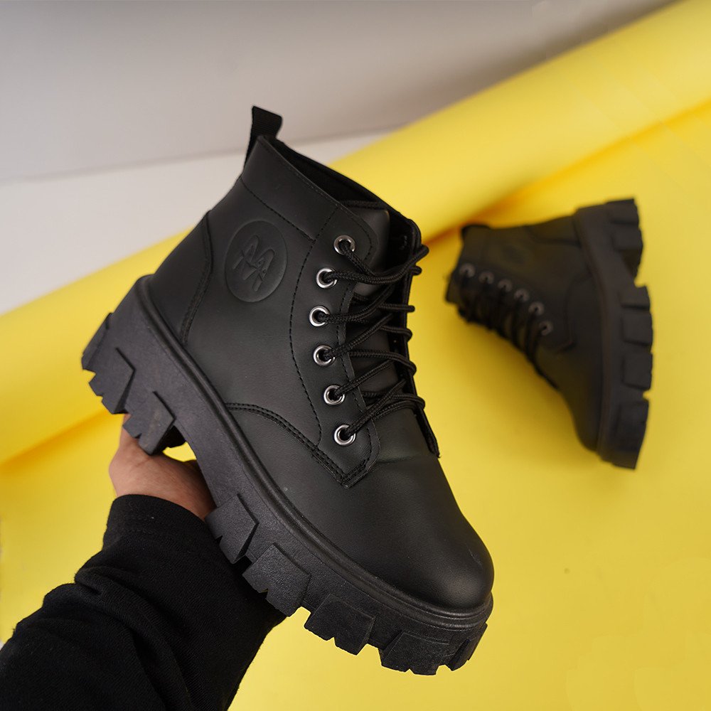 هاف بوت جلد مقاسات من 37 الى 41